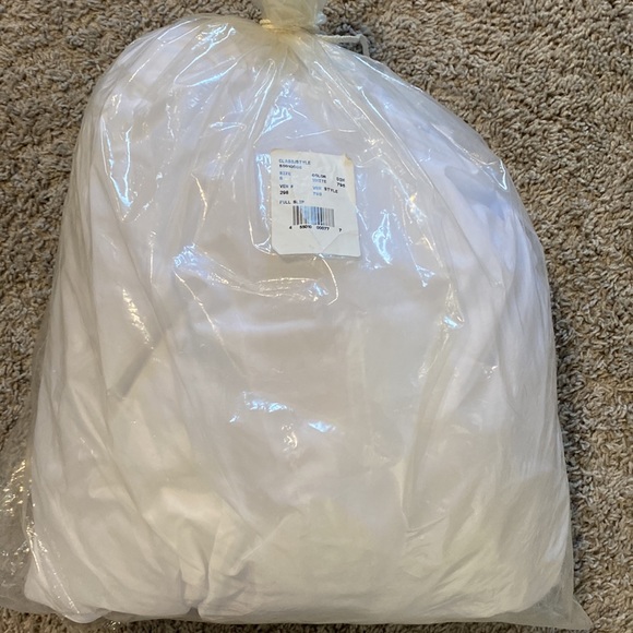 Oleg Cassini ball gown wedding dress - Picture 9 of 13